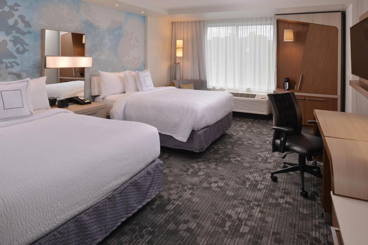 Courtyard By Marriott Boston Littleton Hotell Exteriör bild