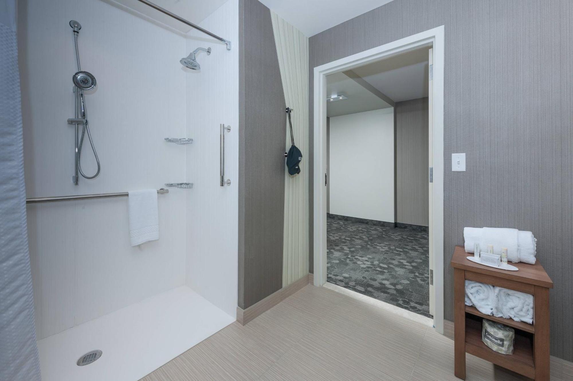 Courtyard By Marriott Boston Littleton Hotell Exteriör bild