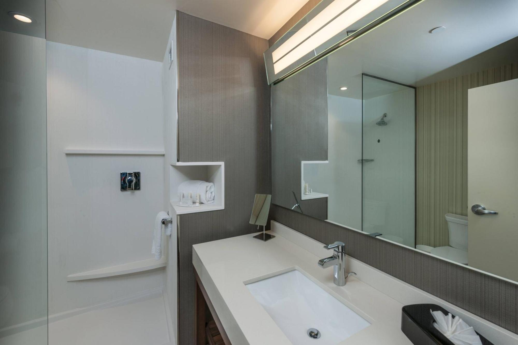 Courtyard By Marriott Boston Littleton Hotell Exteriör bild