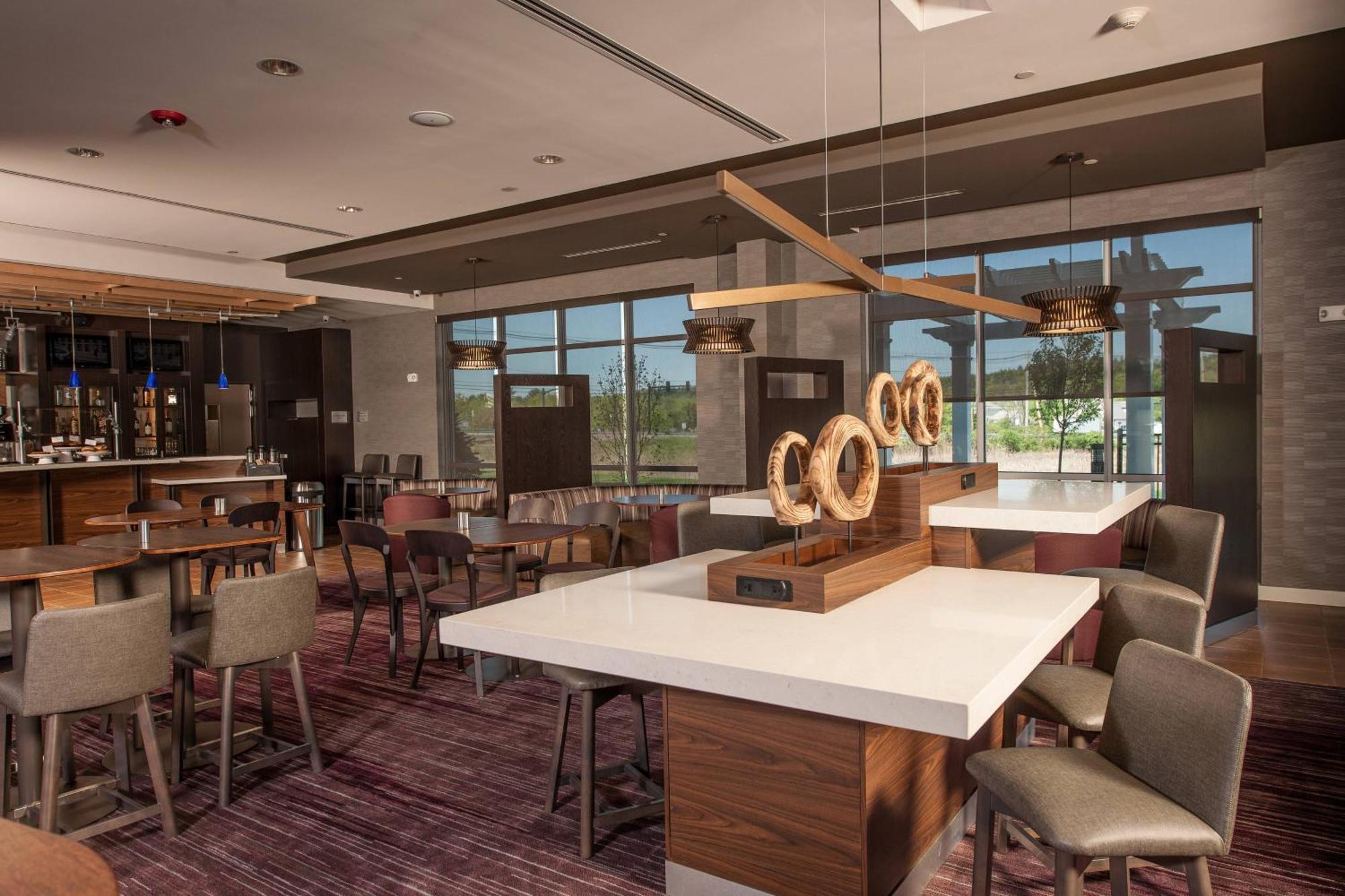 Courtyard By Marriott Boston Littleton Hotell Exteriör bild