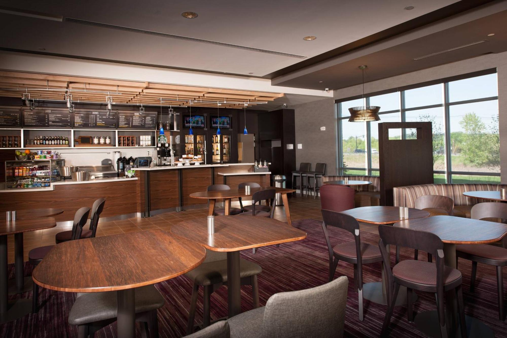 Courtyard By Marriott Boston Littleton Hotell Exteriör bild