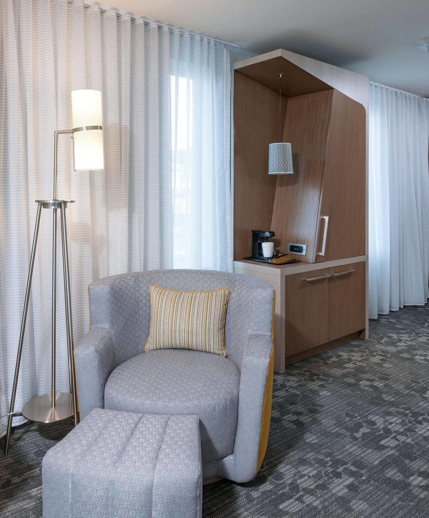 Courtyard By Marriott Boston Littleton Hotell Exteriör bild